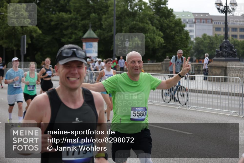 29.06.2025 - hella hamburg halbmarathon Jannik Wohlers http://msf.ph/oto/8298072 29.06.2025 10:36:54 Lombardsbrücke 1022, 1276, 1337, 1597, 1819, 2016, 2031, 2072, 2104, 2272, 2480, 2486, 3127, 4097, 4347, 4733, 5146, 5171, 5560, 5790, 5940, 6172, 6584, 7085, 7235, 7544, 7707, 7777, 7823, 8257, 8258, 8811, 8843, 9054, 9055, 9524, 10762, 10798, 11246, 11980, 12103, 12463, 12762, 12935, 13077, 13783, 14202, 14282, 14343, 14396, 14779, 14915, 15084, 16192, 16303, 16782, 16831, 17305, 17307, 17388, 17687, 17688, 17794, 17965, 18578, 18710 meine-sportfotos.de