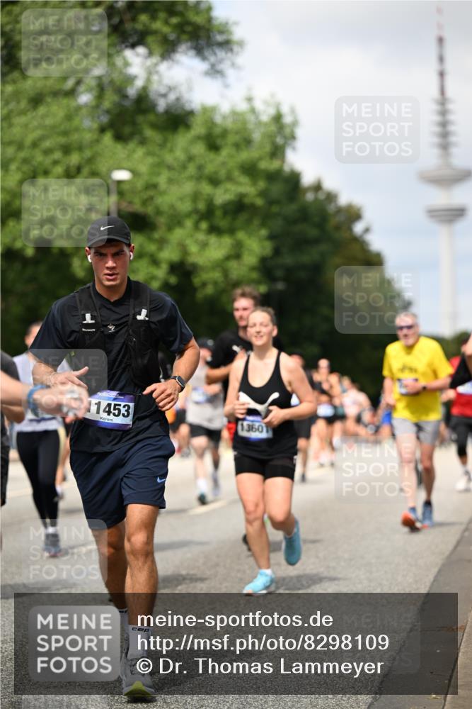 29.06.2025 - hella hamburg halbmarathon Dr. Thomas Lammeyer http://msf.ph/oto/8298109 29.06.2025 10:37:46 Kennedybrücke 1189, 1275, 1896, 1995, 2085, 2342, 2526, 2776, 3812, 4164, 4361, 4433, 4449, 4807, 5075, 5141, 5180, 5557, 5561, 5584, 5821, 5822, 5887, 6773, 6956, 6999, 7308, 7309, 7633, 7705, 8157, 8375, 8377, 8383, 8620, 8891, 9234, 9258, 9438, 9591, 9706, 9799, 9995, 10800, 11092, 11111, 11237, 11260 meine-sportfotos.de
