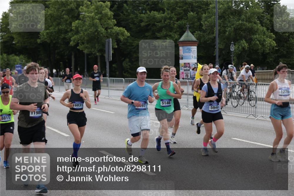 29.06.2025 - hella hamburg halbmarathon Jannik Wohlers http://msf.ph/oto/8298111 29.06.2025 10:36:54 Lombardsbrücke 1022, 1276, 1337, 1597, 1819, 2016, 2031, 2072, 2104, 2272, 2480, 2486, 3127, 4097, 4347, 4733, 5146, 5171, 5560, 5790, 5940, 6172, 6584, 7085, 7235, 7544, 7707, 7777, 7823, 8257, 8258, 8811, 8843, 9054, 9055, 9524, 10762, 10798, 11246, 11980, 12103, 12463, 12762, 12935, 13077, 13783, 14202, 14282, 14343, 14396, 14779, 14915, 15084, 16192, 16303, 16782, 16831, 17305, 17307, 17388, 17687, 17688, 17794, 17965, 18578, 18710 meine-sportfotos.de
