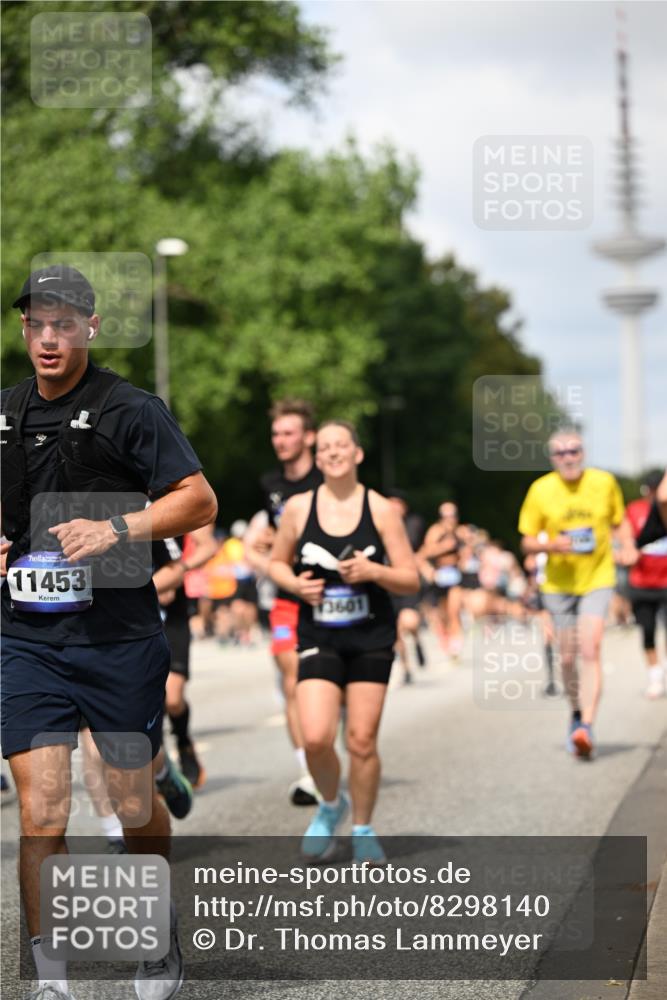 29.06.2025 - hella hamburg halbmarathon Dr. Thomas Lammeyer http://msf.ph/oto/8298140 29.06.2025 10:37:46 Kennedybrücke 1189, 1275, 1896, 1995, 2085, 2342, 2526, 2776, 3812, 4164, 4361, 4433, 4449, 4807, 5075, 5141, 5180, 5557, 5561, 5584, 5821, 5822, 5887, 6773, 6956, 6999, 7308, 7309, 7633, 7705, 8157, 8375, 8377, 8383, 8620, 8891, 9234, 9258, 9438, 9591, 9706, 9799, 9995, 10800, 11092, 11111, 11237, 11260 meine-sportfotos.de