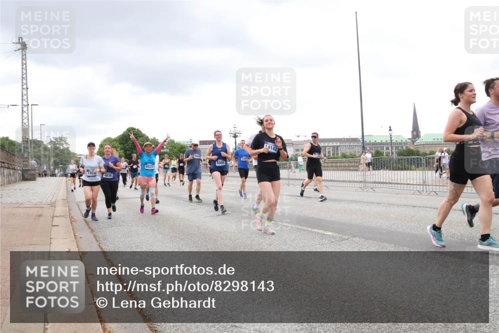 29.06.2025 - hella hamburg halbmarathon Lena Gebhardt http://msf.ph/oto/8298143 29.06.2025 10:56:15 Lombardsbrücke 190, 8533, 4836, 10640, 8305, 8005, 14142, 1047, 1113, 1738, 1909, 2095, 2793, 2915, 3257, 3268, 3675, 3676, 3953, 3987, 4083, 4265, 4354, 4470, 4473, 4836, 4896, 5237, 5306, 5580, 5693, 5757, 5994, 6055, 6056, 6113, 6494, 6594, 6690, 6968, 7025, 7028, 7090, 7307, 7516, 7616, 7711, 7969, 8005, 8108, 8110, 8305, 8517, 8532, 8533, 8606, 8766, 9383, 9435, 9606, 9838, 9861, 9865, 9948, 9953, 10449, 10555, 10569, 10640, 10740, 10784, 10987, 11903, 11962, 11963 meine-sportfotos.de