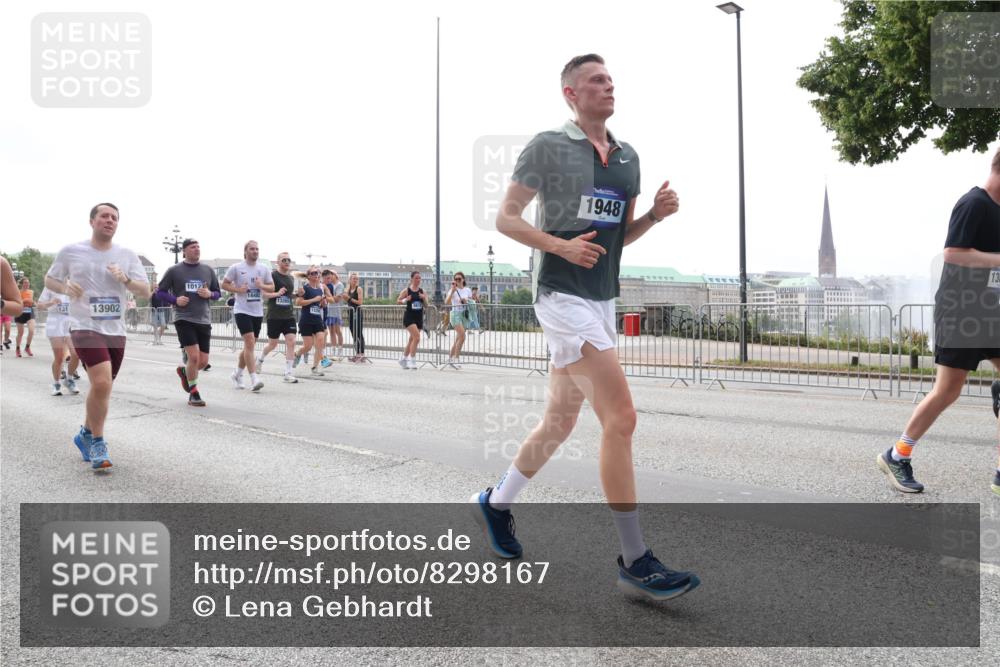29.06.2025 - hella hamburg halbmarathon Lena Gebhardt http://msf.ph/oto/8298167 29.06.2025 10:36:51 Lombardsbrücke 10123, 18482, 13265, 131, 13902, 1948, 13, 1118, 1224, 1253, 1339, 1488, 1490, 1948, 1952, 1954, 2104, 2124, 2552, 2588, 3127, 3165, 3398, 3428, 3714, 3873, 3895, 4084, 4618, 4762, 4996, 5012, 5224, 5538, 5540, 5640, 5747, 5786, 5789, 6156, 6172, 6190, 6359, 6584, 6667, 6804, 7202, 7632, 7773, 8007, 8257, 8258, 8315, 8499, 8530, 8758, 8936, 8937, 8945, 9054, 9055, 9115, 9117, 9295, 9500, 9694, 13265, 15077, 17156, 17807, 18152, 18488 meine-sportfotos.de