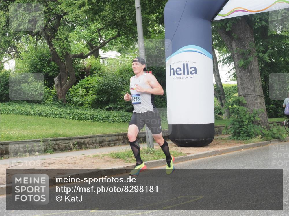 29.06.2025 - hella hamburg halbmarathon KatJ http://msf.ph/oto/8298181 29.06.2025 10:13:42 Zwischen KM18-KM19 2459, 6816 meine-sportfotos.de