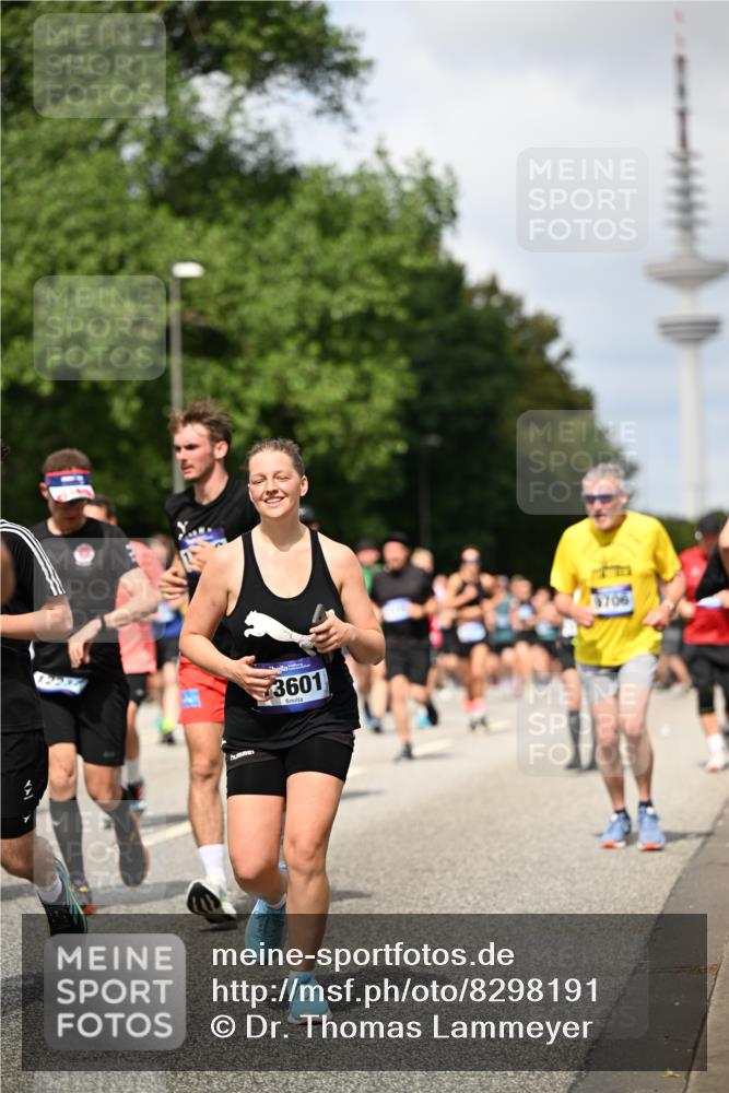 29.06.2025 - hella hamburg halbmarathon Dr. Thomas Lammeyer http://msf.ph/oto/8298191 29.06.2025 10:37:47 Kennedybrücke 1189, 1275, 1896, 1995, 2085, 2342, 2526, 2776, 3264, 3345, 3812, 4361, 4433, 4449, 4807, 5075, 5141, 5180, 5557, 5561, 5584, 5821, 5822, 5887, 6515, 6516, 6956, 6999, 7027, 7308, 7309, 7633, 7705, 8157, 8349, 8375, 8377, 8383, 8401, 8620, 8891, 9234, 9258, 9438, 9591, 9706, 9799, 9995, 10800, 11092, 11111, 11237, 11260 meine-sportfotos.de