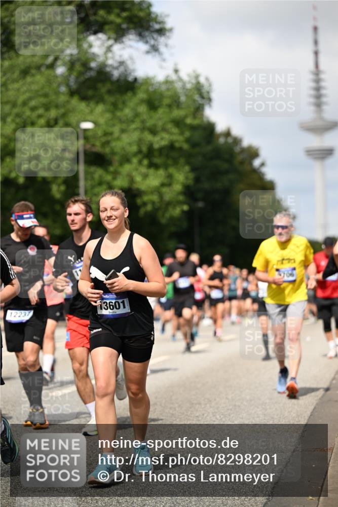 29.06.2025 - hella hamburg halbmarathon Dr. Thomas Lammeyer http://msf.ph/oto/8298201 29.06.2025 10:37:47 Kennedybrücke 1189, 1275, 1896, 1995, 2085, 2342, 2526, 2776, 3264, 3345, 3812, 4361, 4433, 4449, 4807, 5075, 5141, 5180, 5557, 5561, 5584, 5821, 5822, 5887, 6515, 6516, 6956, 6999, 7027, 7308, 7309, 7633, 7705, 8157, 8349, 8375, 8377, 8383, 8401, 8620, 8891, 9234, 9258, 9438, 9591, 9706, 9799, 9995, 10800, 11092, 11111, 11237, 11260 meine-sportfotos.de