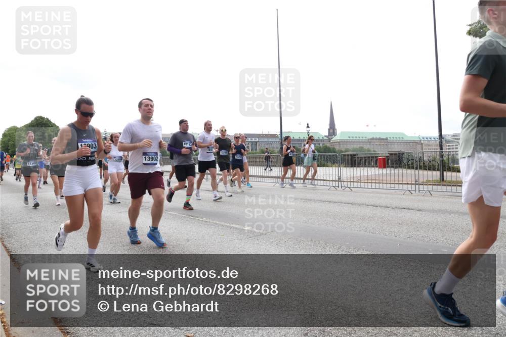 29.06.2025 - hella hamburg halbmarathon Lena Gebhardt http://msf.ph/oto/8298268 29.06.2025 10:36:51 Lombardsbrücke 12903, 10123, 1848, 13265, 13106, 13902, 13264, 17349, 1118, 1224, 1253, 1339, 1488, 1490, 1948, 1952, 1954, 2104, 2124, 2552, 2588, 3127, 3165, 3398, 3428, 3714, 3873, 3895, 4084, 4618, 4762, 4996, 5012, 5224, 5538, 5540, 5640, 5747, 5786, 5789, 6156, 6172, 6190, 6359, 6584, 6667, 6804, 7202, 7632, 7773, 8007, 8257, 8258, 8315, 8499, 8530, 8758, 8936, 8937, 8945, 9054, 9055, 9115, 9117, 9295, 9500, 9694, 13265, 15077, 17156, 17807, 18152, 18488 meine-sportfotos.de