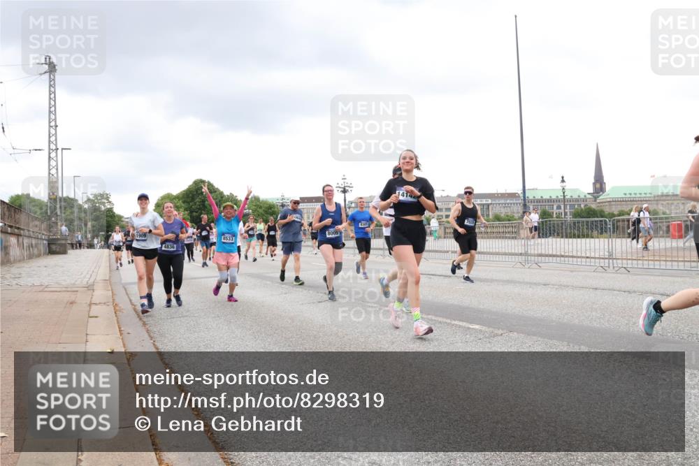 29.06.2025 - hella hamburg halbmarathon Lena Gebhardt http://msf.ph/oto/8298319 29.06.2025 10:56:15 Lombardsbrücke 1909, 4836, 8533, 8005, 8305, 1047, 1113, 1738, 1909, 2095, 2793, 2915, 3257, 3268, 3675, 3676, 3953, 3987, 4083, 4265, 4354, 4470, 4473, 4836, 4896, 5237, 5306, 5580, 5693, 5757, 5994, 6055, 6056, 6113, 6494, 6594, 6690, 6968, 7025, 7028, 7090, 7307, 7516, 7616, 7711, 7969, 8005, 8108, 8110, 8305, 8517, 8532, 8533, 8606, 8766, 9383, 9435, 9606, 9838, 9861, 9865, 9948, 9953, 10449, 10555, 10569, 10640, 10740, 10784, 10987, 11903, 11962, 11963 meine-sportfotos.de