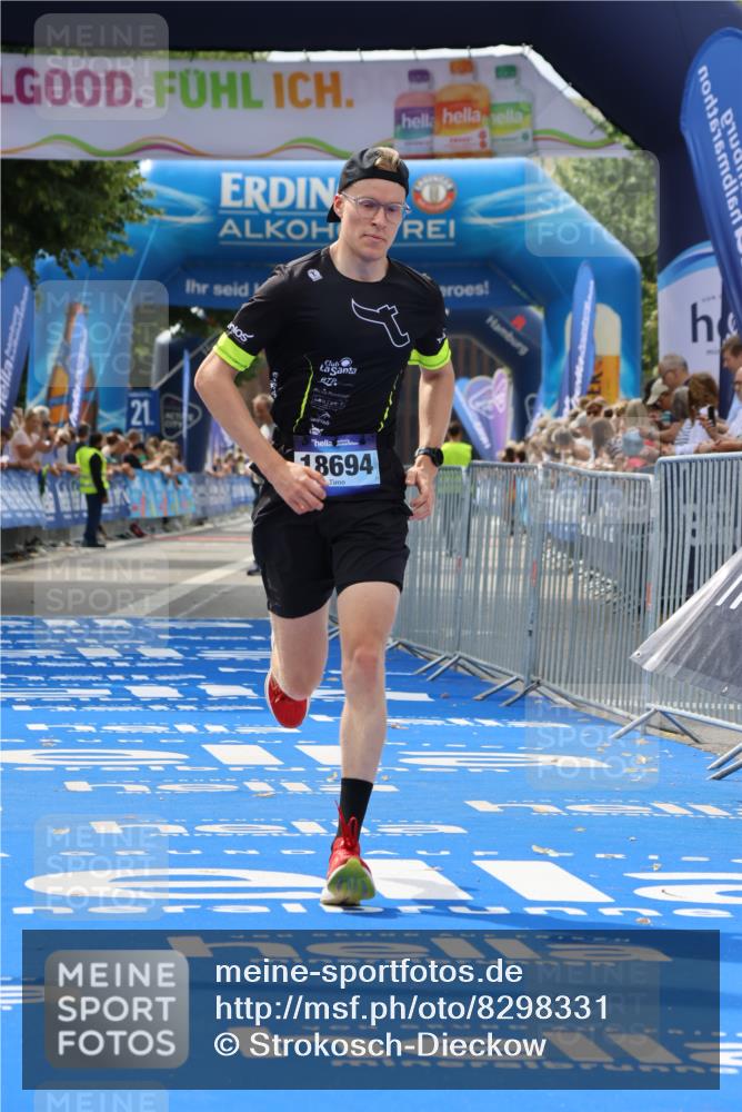 29.06.2025 - hella hamburg halbmarathon Strokosch-Dieckow http://msf.ph/oto/8298331 29.06.2025 10:17:21 Ziel 18694 meine-sportfotos.de