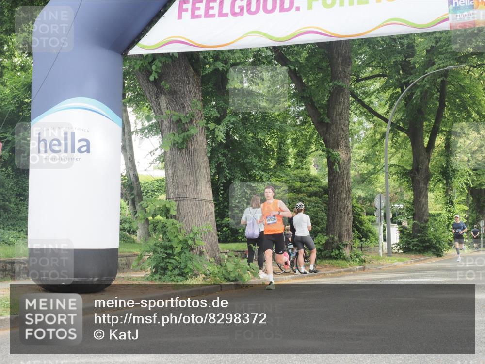 29.06.2025 - hella hamburg halbmarathon KatJ http://msf.ph/oto/8298372 29.06.2025 10:13:49 Zwischen KM18-KM19  meine-sportfotos.de