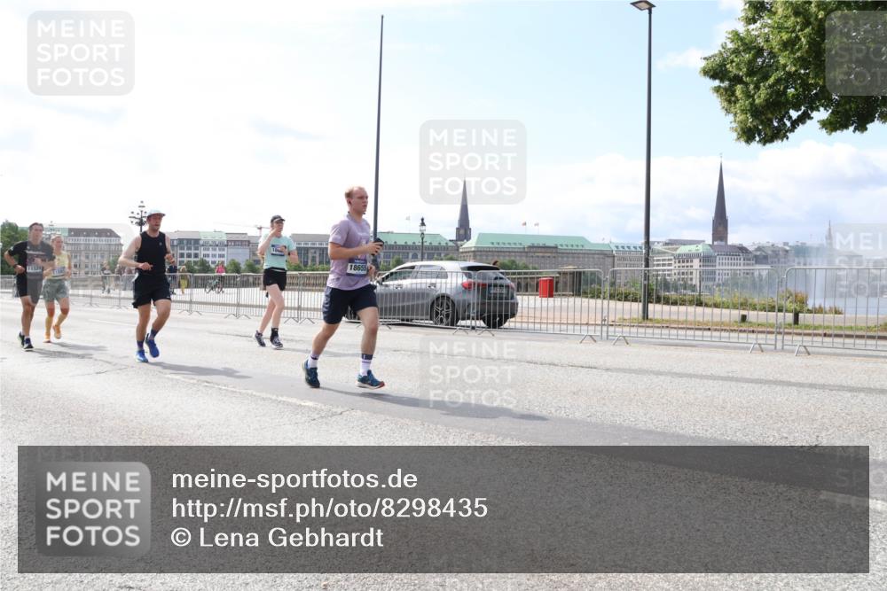 29.06.2025 - hella hamburg halbmarathon Lena Gebhardt http://msf.ph/oto/8298435 29.06.2025 10:12:06 Lombardsbrücke 1062, 1328, 1531, 1790, 1850, 1992, 2661, 3363, 3746, 4227, 5176, 5379, 5605, 6871, 7474, 7571, 9191, 9253, 9405, 9428, 9705, 10042, 10409, 10428, 10685, 11507, 11509, 11525, 11537, 11581, 11917, 12473, 13171, 13177, 13203, 13542, 13958, 14060, 14196, 14313, 14384, 14863, 14868, 15137, 15945, 16379, 16976, 17080, 17638, 17774, 17866, 18261, 18278, 18395, 18429, 18655 meine-sportfotos.de
