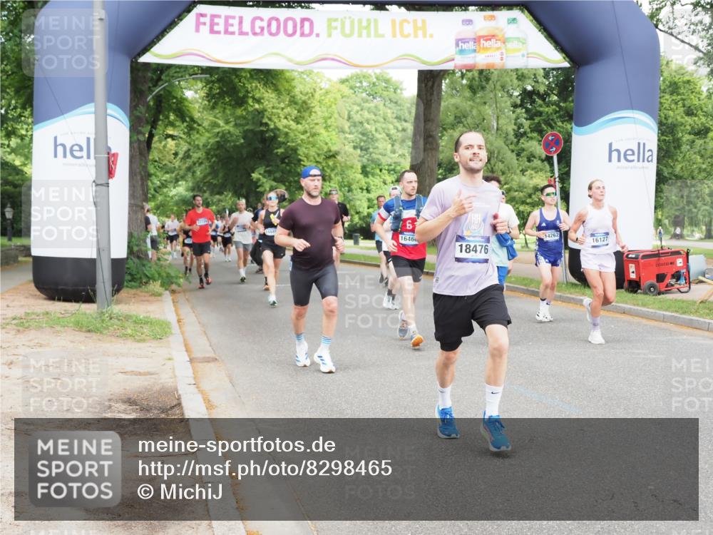 29.06.2025 - hella hamburg halbmarathon MichiJ http://msf.ph/oto/8298465 29.06.2025 10:34:27 Zwischen KM18-KM19 1070, 6532, 8668, 10208, 10211, 11125, 12277, 13630, 14262, 16127, 16475, 17332, 18211, 18476 meine-sportfotos.de