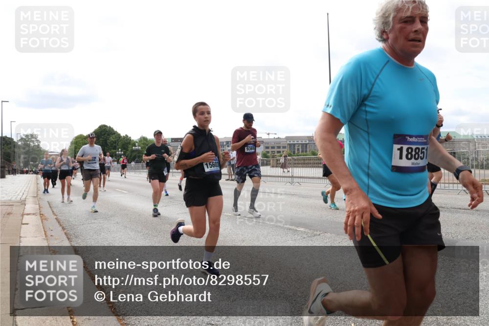 29.06.2025 - hella hamburg halbmarathon Lena Gebhardt http://msf.ph/oto/8298557 29.06.2025 10:21:41 Lombardsbrücke 6086, 15603, 9369, 18851, 1072, 1158, 1191, 1250, 1294, 1401, 1668, 1958, 2172, 2271, 2315, 2353, 2529, 2635, 2815, 3122, 3606, 3770, 3817, 3825, 3826, 3995, 4046, 4289, 4375, 4376, 4697, 4786, 5122, 5373, 5395, 5412, 5493, 5641, 5759, 5957, 6086, 6103, 6475, 6676, 6805, 6844, 7075, 7162, 7375, 7522, 7553, 7612, 7672, 7781, 8095, 8286, 8715, 8844, 8896, 8959, 9002, 9062, 9100, 9369, 9483, 9499, 9501, 9532, 9624, 10374, 10874 meine-sportfotos.de