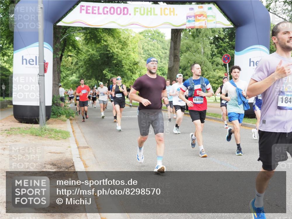 29.06.2025 - hella hamburg halbmarathon MichiJ http://msf.ph/oto/8298570 29.06.2025 10:34:28 Zwischen KM18-KM19 1070, 2138, 6532, 8668, 10208, 10211, 11021, 12277, 13630, 14262, 14449, 16127, 16136, 16466, 16475, 17332, 18211, 18476, 19105 meine-sportfotos.de