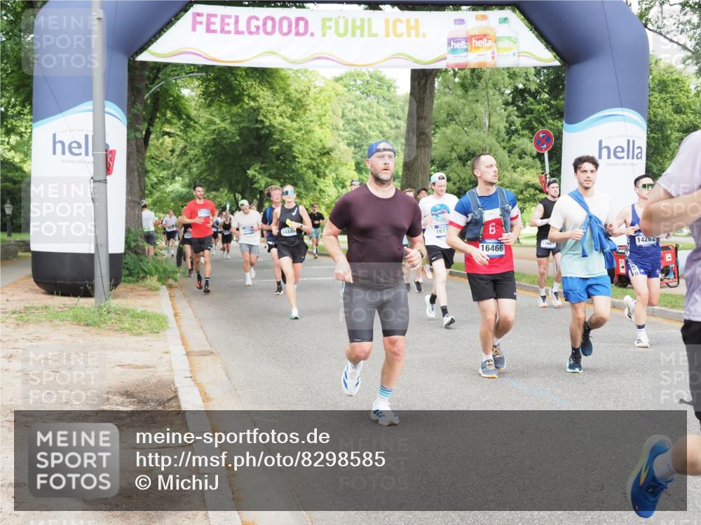 29.06.2025 - hella hamburg halbmarathon MichiJ http://msf.ph/oto/8298585 29.06.2025 10:34:28 Zwischen KM18-KM19 1070, 2138, 6532, 8668, 10208, 10211, 11021, 12277, 13630, 14262, 14449, 16127, 16136, 16466, 16475, 17332, 18211, 18476, 19105 meine-sportfotos.de