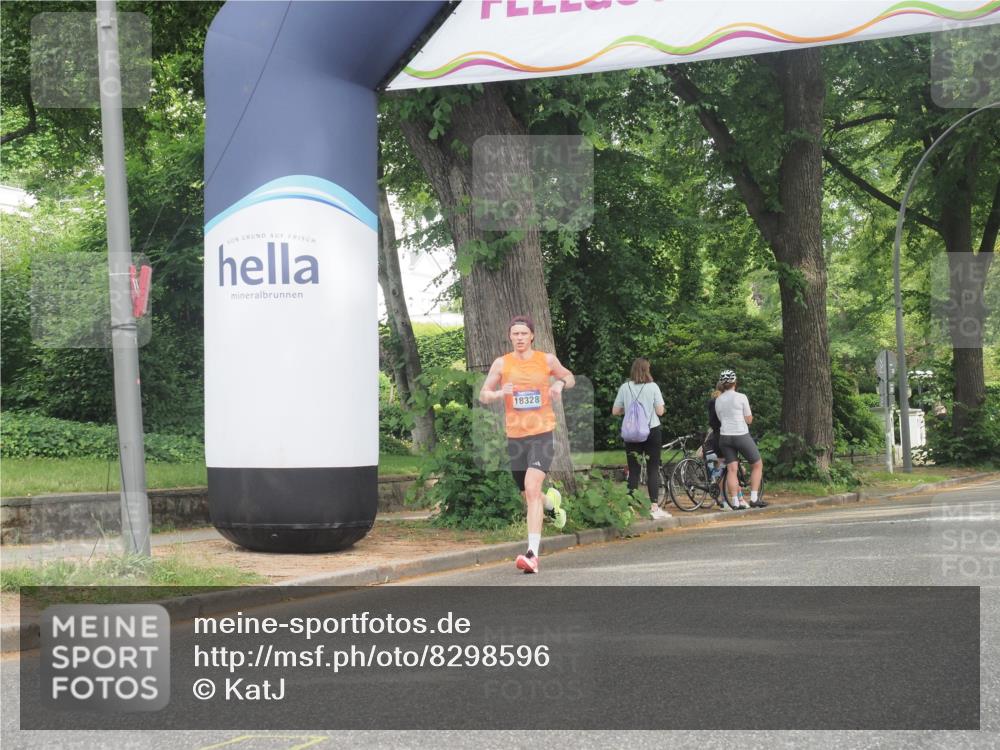 29.06.2025 - hella hamburg halbmarathon KatJ http://msf.ph/oto/8298596 29.06.2025 10:13:50 Zwischen KM18-KM19  meine-sportfotos.de