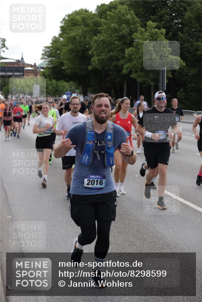 29.06.2025 - hella hamburg halbmarathon Jannik Wohlers http://msf.ph/oto/8298599 29.06.2025 10:36:58 Lombardsbrücke 1022, 1276, 1337, 1597, 1819, 2016, 2031, 2272, 2480, 2486, 2640, 4097, 4347, 4733, 5146, 5171, 5186, 5560, 5790, 5940, 6821, 6955, 7085, 7235, 7544, 7707, 7777, 7823, 8811, 8843, 9524, 10476, 10762, 10798, 11980, 12103, 12762, 12935, 13077, 13783, 14130, 14282, 14343, 14657, 14915, 15084, 16192, 16303, 16831, 16837, 17305, 17307, 17355, 17388, 17687, 17688, 17794, 17965, 18578, 18710, 18903 meine-sportfotos.de