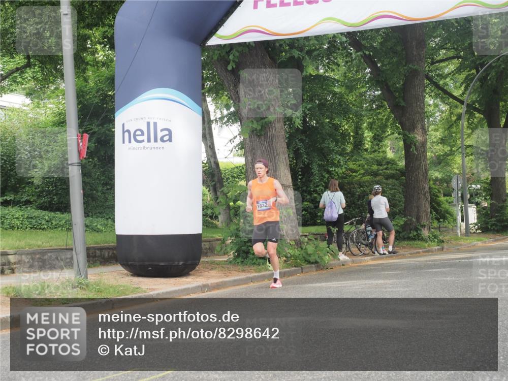 29.06.2025 - hella hamburg halbmarathon KatJ http://msf.ph/oto/8298642 29.06.2025 10:13:50 Zwischen KM18-KM19  meine-sportfotos.de