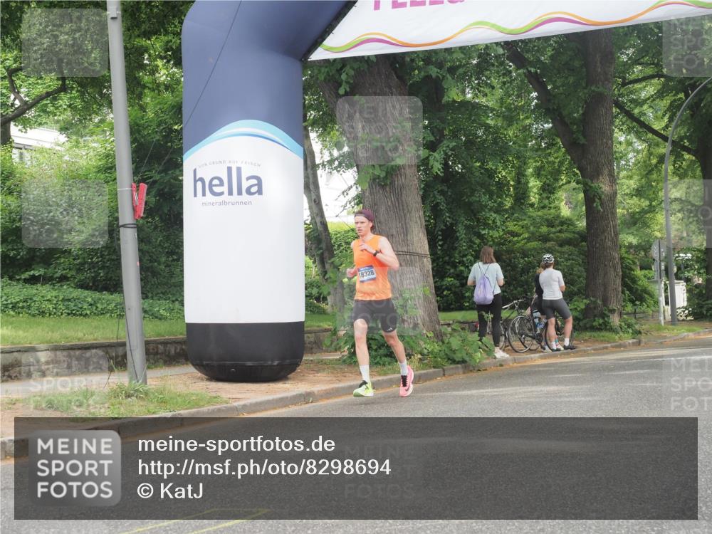 29.06.2025 - hella hamburg halbmarathon KatJ http://msf.ph/oto/8298694 29.06.2025 10:13:50 Zwischen KM18-KM19  meine-sportfotos.de