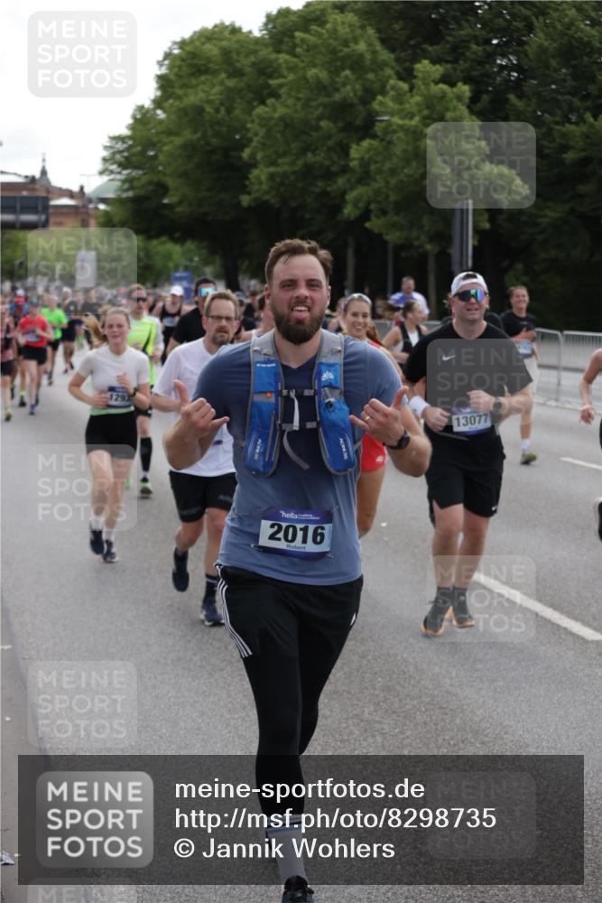29.06.2025 - hella hamburg halbmarathon Jannik Wohlers http://msf.ph/oto/8298735 29.06.2025 10:36:58 Lombardsbrücke 1022, 1276, 1337, 1597, 1819, 2016, 2031, 2272, 2480, 2486, 2640, 4097, 4347, 4733, 5146, 5171, 5186, 5560, 5790, 5940, 6821, 6955, 7085, 7235, 7544, 7707, 7777, 7823, 8811, 8843, 9524, 10476, 10762, 10798, 11980, 12103, 12762, 12935, 13077, 13783, 14130, 14282, 14343, 14657, 14915, 15084, 16192, 16303, 16831, 16837, 17305, 17307, 17355, 17388, 17687, 17688, 17794, 17965, 18578, 18710, 18903 meine-sportfotos.de