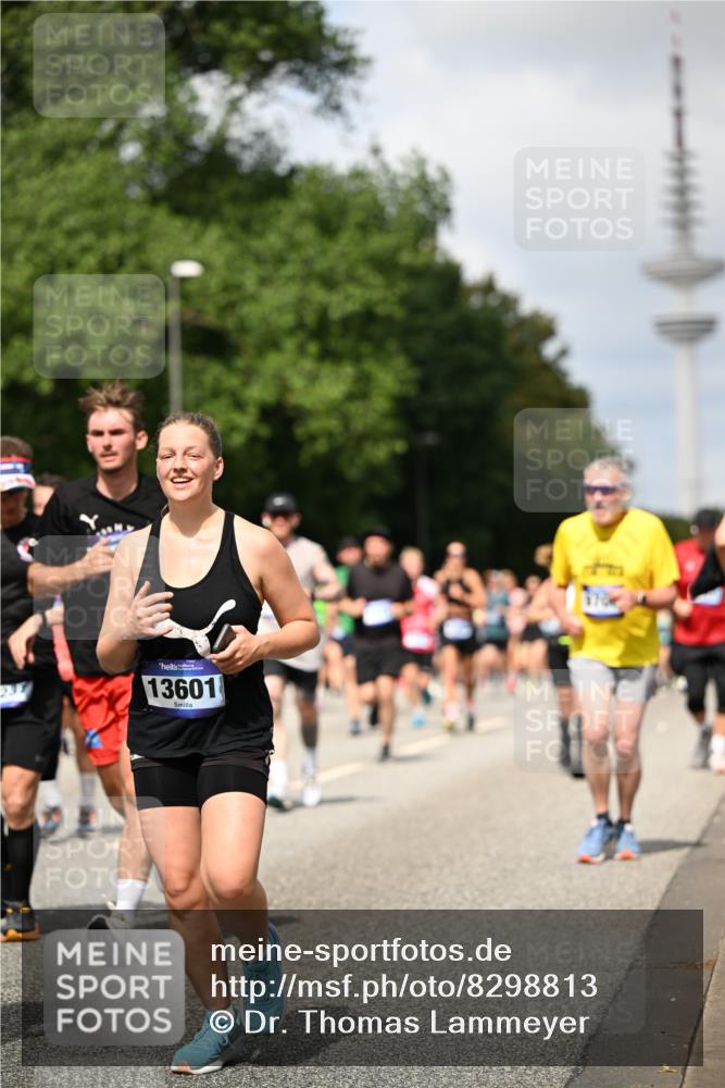 29.06.2025 - hella hamburg halbmarathon Dr. Thomas Lammeyer http://msf.ph/oto/8298813 29.06.2025 10:37:48 Kennedybrücke 1189, 1275, 1896, 1995, 2342, 2526, 2776, 3264, 3345, 3812, 3848, 4361, 4433, 4449, 4807, 5075, 5141, 5180, 5557, 5561, 5584, 5821, 5822, 5887, 6515, 6516, 6956, 6999, 7027, 7308, 7309, 7633, 7705, 8157, 8349, 8375, 8377, 8383, 8401, 8620, 8891, 9234, 9258, 9438, 9591, 9706, 9799, 9995, 10800, 11092, 11111, 11237, 11260 meine-sportfotos.de