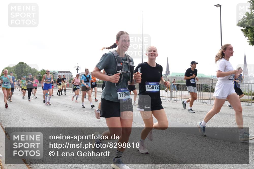 29.06.2025 - hella hamburg halbmarathon Lena Gebhardt http://msf.ph/oto/8298818 29.06.2025 10:36:54 Lombardsbrücke 15992, 4762, 3499, 2124, 8938, 17349, 15972, 5789, 1310, 1118, 1224, 1253, 1339, 1488, 1490, 1948, 1952, 1954, 2031, 2072, 2104, 2124, 2480, 2552, 2588, 3127, 3165, 3428, 3714, 3873, 3895, 4084, 4618, 4762, 4996, 5224, 5538, 5640, 5747, 5786, 5789, 6156, 6172, 6190, 6359, 6584, 6667, 6804, 7202, 7632, 7773, 8007, 8257, 8258, 8315, 8499, 8758, 8936, 8937, 8945, 9054, 9055, 9115, 9295, 9500, 9694, 13265, 15077, 17156, 17807, 18152, 18488 meine-sportfotos.de