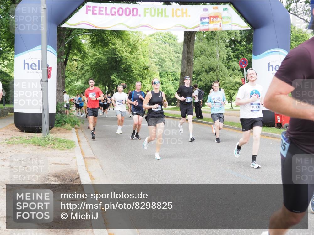 29.06.2025 - hella hamburg halbmarathon MichiJ http://msf.ph/oto/8298825 29.06.2025 10:34:29 Zwischen KM18-KM19 1070, 2138, 8668, 10208, 11021, 14262, 14449, 16127, 16136, 16466, 16475, 17332, 18211, 18476, 18702, 19105 meine-sportfotos.de
