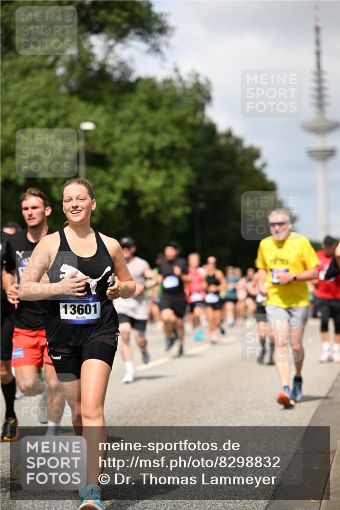 29.06.2025 - hella hamburg halbmarathon Dr. Thomas Lammeyer http://msf.ph/oto/8298832 29.06.2025 10:37:48 Kennedybrücke 1189, 1275, 1896, 1995, 2342, 2526, 2776, 3264, 3345, 3812, 3848, 4361, 4433, 4449, 4807, 5075, 5141, 5180, 5557, 5561, 5584, 5821, 5822, 5887, 6515, 6516, 6956, 6999, 7027, 7308, 7309, 7633, 7705, 8157, 8349, 8375, 8377, 8383, 8401, 8620, 8891, 9234, 9258, 9438, 9591, 9706, 9799, 9995, 10800, 11092, 11111, 11237, 11260 meine-sportfotos.de