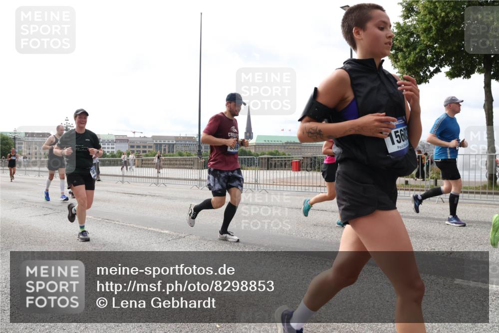 29.06.2025 - hella hamburg halbmarathon Lena Gebhardt http://msf.ph/oto/8298853 29.06.2025 10:21:42 Lombardsbrücke 5369, 1560, 1072, 1158, 1191, 1250, 1294, 1401, 1668, 1958, 2172, 2271, 2315, 2353, 2529, 2635, 2815, 3122, 3606, 3770, 3817, 3825, 3826, 3995, 4046, 4289, 4375, 4376, 4697, 4786, 5122, 5373, 5395, 5412, 5493, 5641, 5759, 5957, 6086, 6103, 6475, 6676, 6805, 6844, 7075, 7162, 7375, 7522, 7553, 7612, 7672, 7781, 8095, 8286, 8715, 8844, 8896, 8959, 9002, 9062, 9100, 9369, 9483, 9499, 9532, 9624, 10374, 10874 meine-sportfotos.de