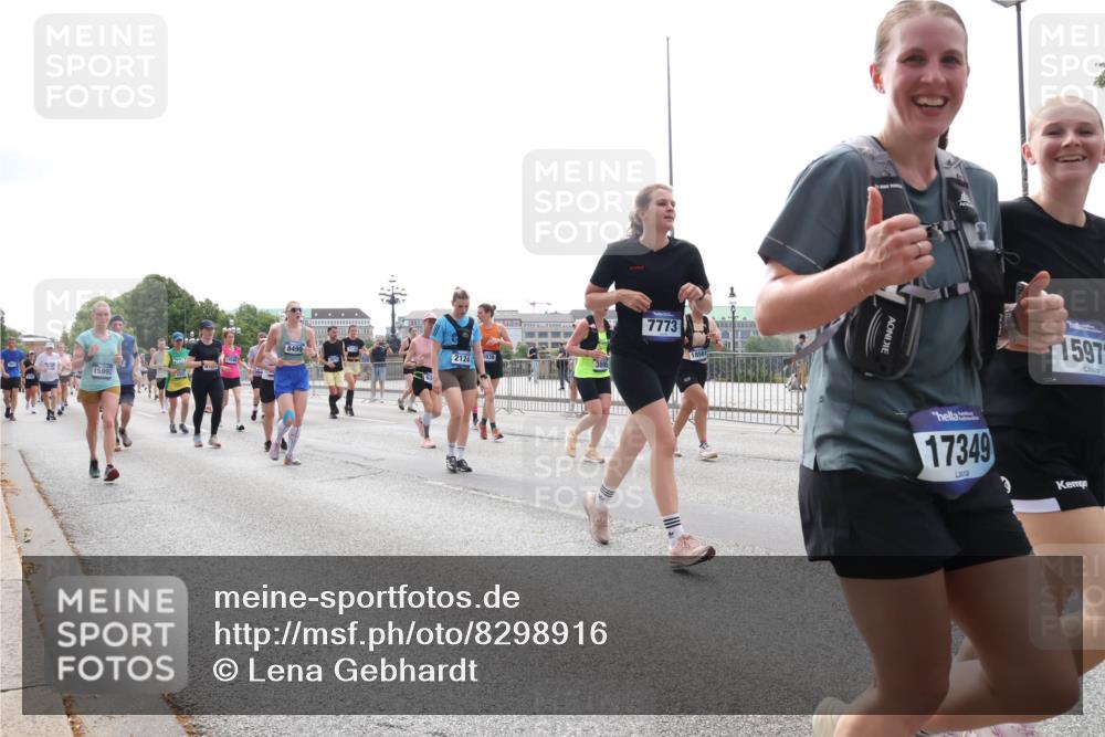 29.06.2025 - hella hamburg halbmarathon Lena Gebhardt http://msf.ph/oto/8298916 29.06.2025 10:36:54 Lombardsbrücke 15992, 8499, 2124, 3936, 7773, 17349, 1597, 1118, 1224, 1253, 1339, 1488, 1490, 1948, 1952, 1954, 2031, 2072, 2104, 2124, 2480, 2552, 2588, 3127, 3165, 3428, 3714, 3873, 3895, 4084, 4618, 4762, 4996, 5224, 5538, 5640, 5747, 5786, 5789, 6156, 6172, 6190, 6359, 6584, 6667, 6804, 7202, 7632, 7773, 8007, 8257, 8258, 8315, 8499, 8758, 8936, 8937, 8945, 9054, 9055, 9115, 9295, 9500, 9694, 13265, 15077, 17156, 17807, 18152, 18488 meine-sportfotos.de