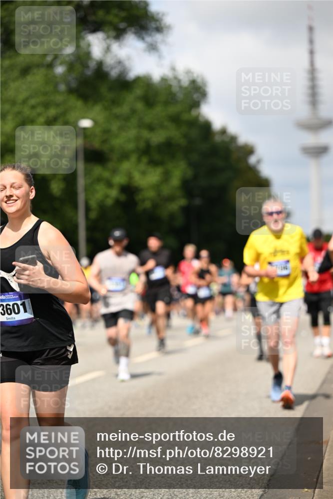 29.06.2025 - hella hamburg halbmarathon Dr. Thomas Lammeyer http://msf.ph/oto/8298921 29.06.2025 10:37:48 Kennedybrücke 1189, 1275, 1896, 1995, 2342, 2526, 2776, 3264, 3345, 3812, 3848, 4361, 4433, 4449, 4807, 5075, 5141, 5180, 5557, 5561, 5584, 5821, 5822, 5887, 6515, 6516, 6956, 6999, 7027, 7308, 7309, 7633, 7705, 8157, 8349, 8375, 8377, 8383, 8401, 8620, 8891, 9234, 9258, 9438, 9591, 9706, 9799, 9995, 10800, 11092, 11111, 11237, 11260 meine-sportfotos.de