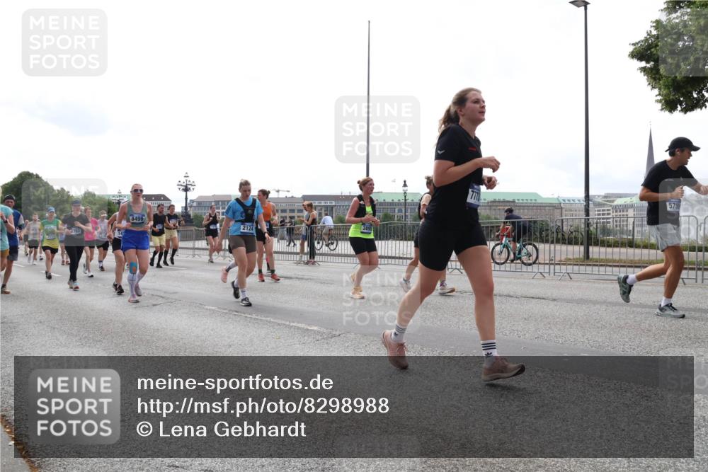 29.06.2025 - hella hamburg halbmarathon Lena Gebhardt http://msf.ph/oto/8298988 29.06.2025 10:36:55 Lombardsbrücke 2552, 4762, 8499, 2124, 5789, 1118, 1224, 1253, 1339, 1488, 1490, 1597, 1948, 1952, 1954, 2031, 2072, 2104, 2124, 2272, 2480, 2552, 2588, 3127, 3165, 3428, 3714, 3873, 3895, 4084, 4618, 4733, 4762, 4996, 5224, 5538, 5640, 5786, 5789, 6156, 6172, 6190, 6359, 6584, 6667, 6804, 7202, 7632, 7707, 7773, 8007, 8257, 8258, 8315, 8499, 8758, 8936, 8937, 8945, 9054, 9055, 9295, 9500, 9694, 13265, 15077, 17156, 17807, 18152, 18488 meine-sportfotos.de