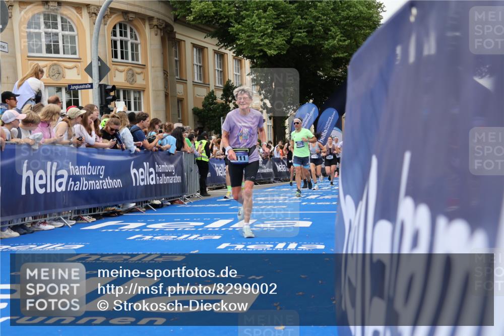 29.06.2025 - hella hamburg halbmarathon Strokosch-Dieckow http://msf.ph/oto/8299002 29.06.2025 10:53:10 Ziel 2074, 2111, 2208, 3059, 3258, 4121, 7312, 7383, 7864, 8273, 8361, 9142, 9537, 12875, 14323, 15179, 16929, 16986, 19208 meine-sportfotos.de