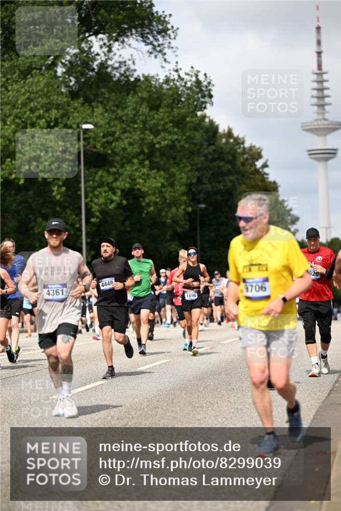 29.06.2025 - hella hamburg halbmarathon Dr. Thomas Lammeyer http://msf.ph/oto/8299039 29.06.2025 10:37:49 Kennedybrücke 1189, 1275, 1896, 1995, 2342, 2526, 2776, 3264, 3340, 3345, 3812, 3848, 4361, 4433, 4449, 4807, 5075, 5141, 5180, 5557, 5561, 5584, 5821, 5822, 5887, 6515, 6516, 6956, 6999, 7027, 7308, 7309, 7633, 7653, 7982, 8157, 8349, 8375, 8377, 8383, 8401, 8620, 8891, 9234, 9258, 9438, 9591, 9706, 9799, 9995, 10800, 11092, 11111, 11237, 11260 meine-sportfotos.de