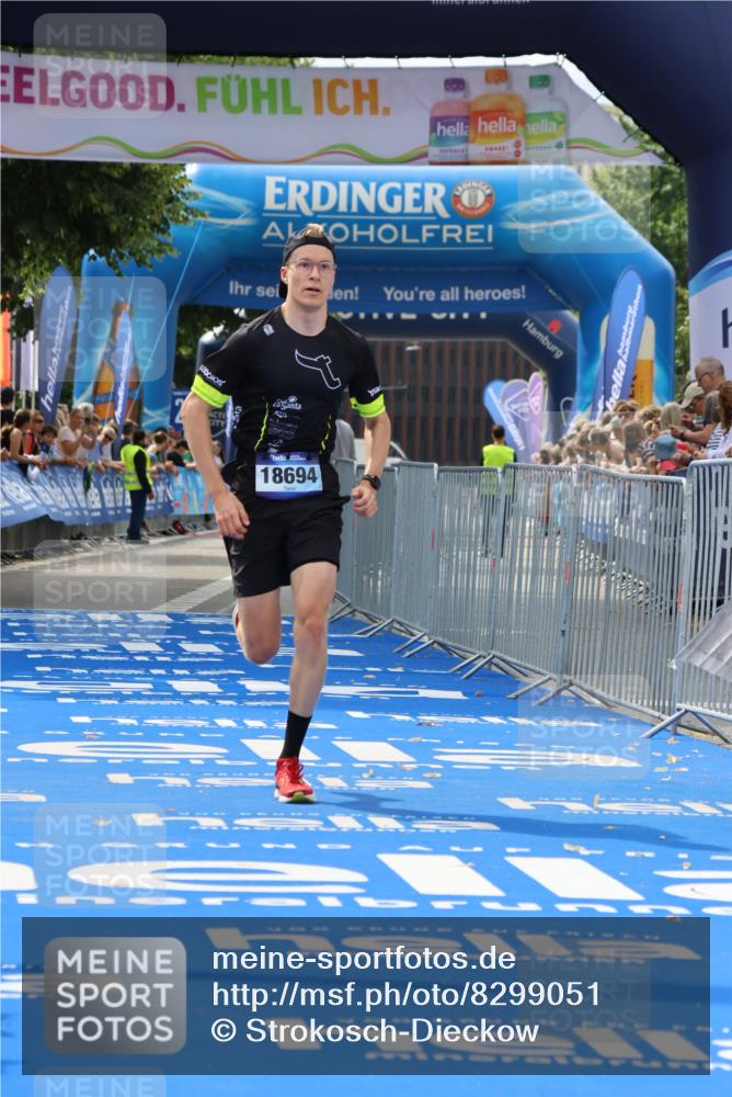 29.06.2025 - hella hamburg halbmarathon Strokosch-Dieckow http://msf.ph/oto/8299051 29.06.2025 10:17:20 Ziel 18694 meine-sportfotos.de