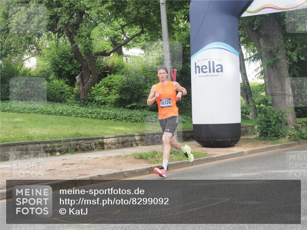 29.06.2025 - hella hamburg halbmarathon KatJ http://msf.ph/oto/8299092 29.06.2025 10:13:51 Zwischen KM18-KM19  meine-sportfotos.de
