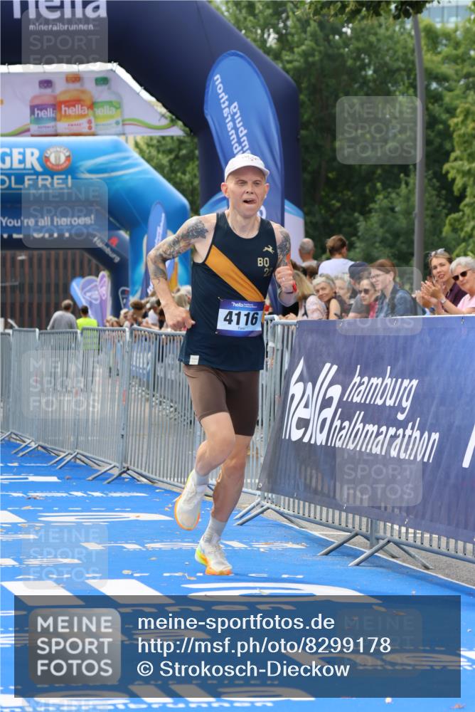 29.06.2025 - hella hamburg halbmarathon Strokosch-Dieckow http://msf.ph/oto/8299178 29.06.2025 10:17:06 Ziel 4116 meine-sportfotos.de