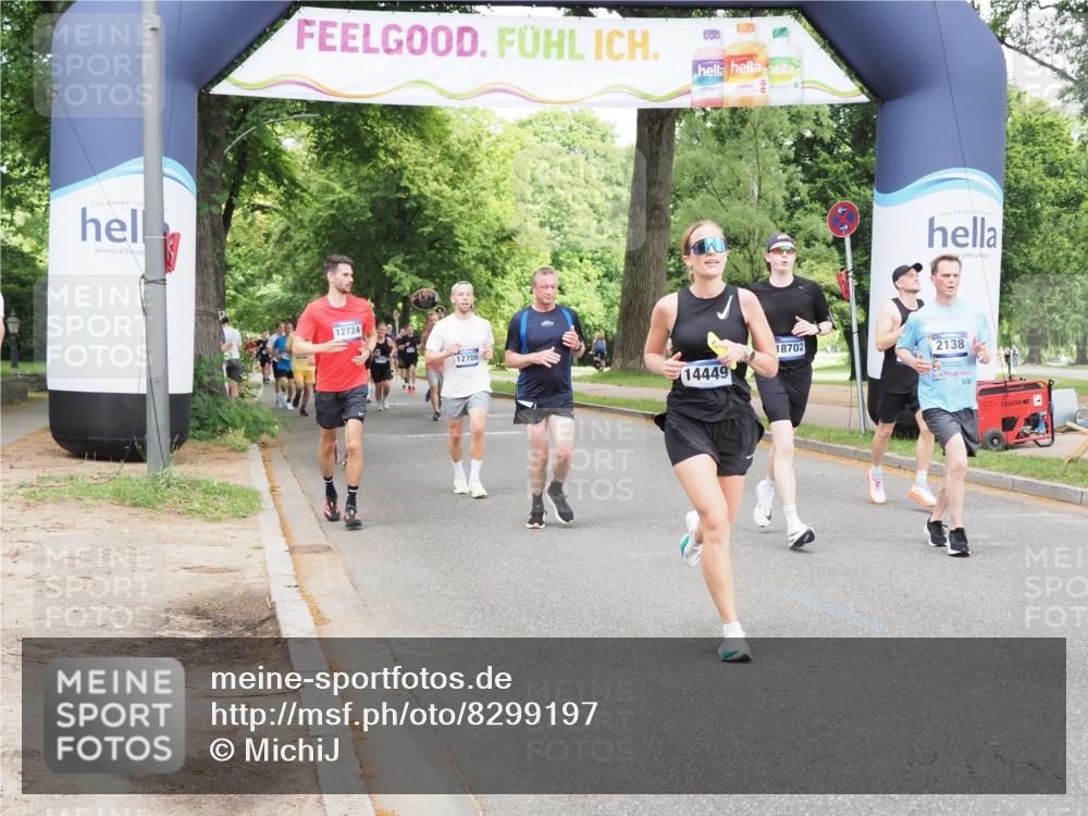 29.06.2025 - hella hamburg halbmarathon MichiJ http://msf.ph/oto/8299197 29.06.2025 10:34:31 Zwischen KM18-KM19 2138, 8668, 11021, 12724, 14062, 14262, 14449, 16127, 16136, 16466, 16475, 18476, 18702, 19105, 19127 meine-sportfotos.de