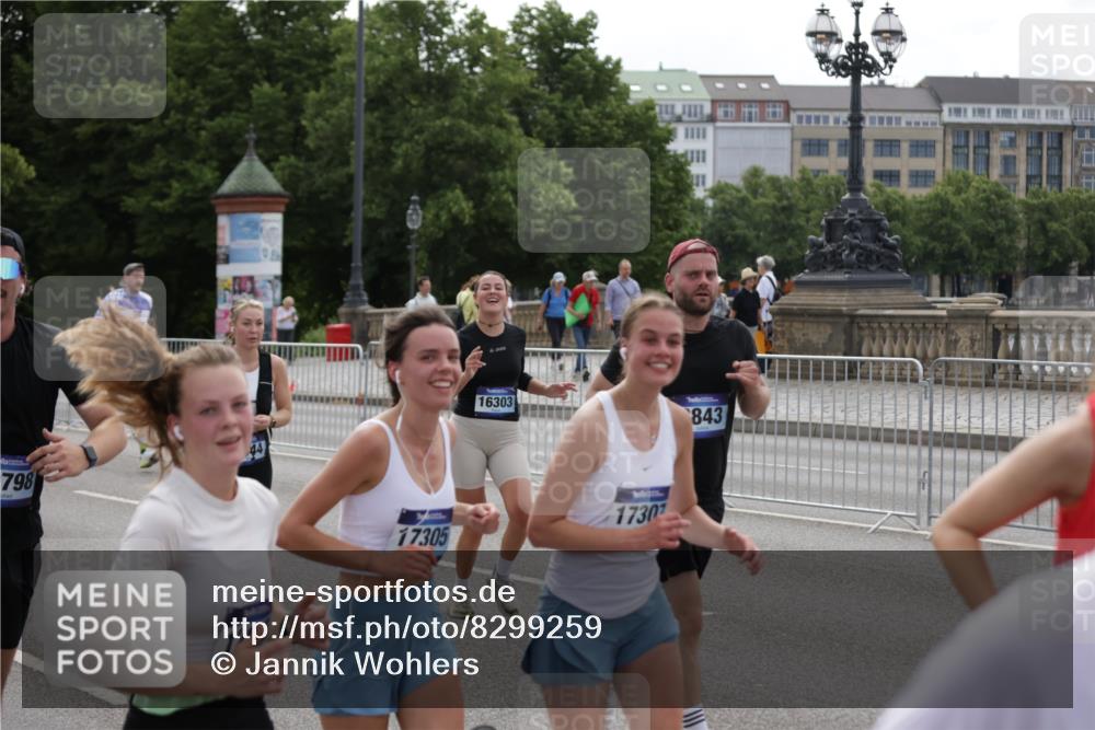 29.06.2025 - hella hamburg halbmarathon Jannik Wohlers http://msf.ph/oto/8299259 29.06.2025 10:37:01 Lombardsbrücke 1022, 1276, 1337, 1819, 2016, 2486, 2640, 3633, 4097, 4347, 5146, 5171, 5186, 5560, 5790, 5940, 6821, 6955, 7085, 7124, 7235, 7544, 7777, 7823, 8811, 8843, 9524, 10476, 10762, 10798, 10919, 11183, 11801, 11888, 11980, 12762, 12935, 13077, 13783, 14130, 14282, 14343, 14657, 15084, 16032, 16303, 16582, 16706, 16831, 16837, 17305, 17307, 17355, 17687, 17688, 17965, 18578, 18710, 18903 meine-sportfotos.de
