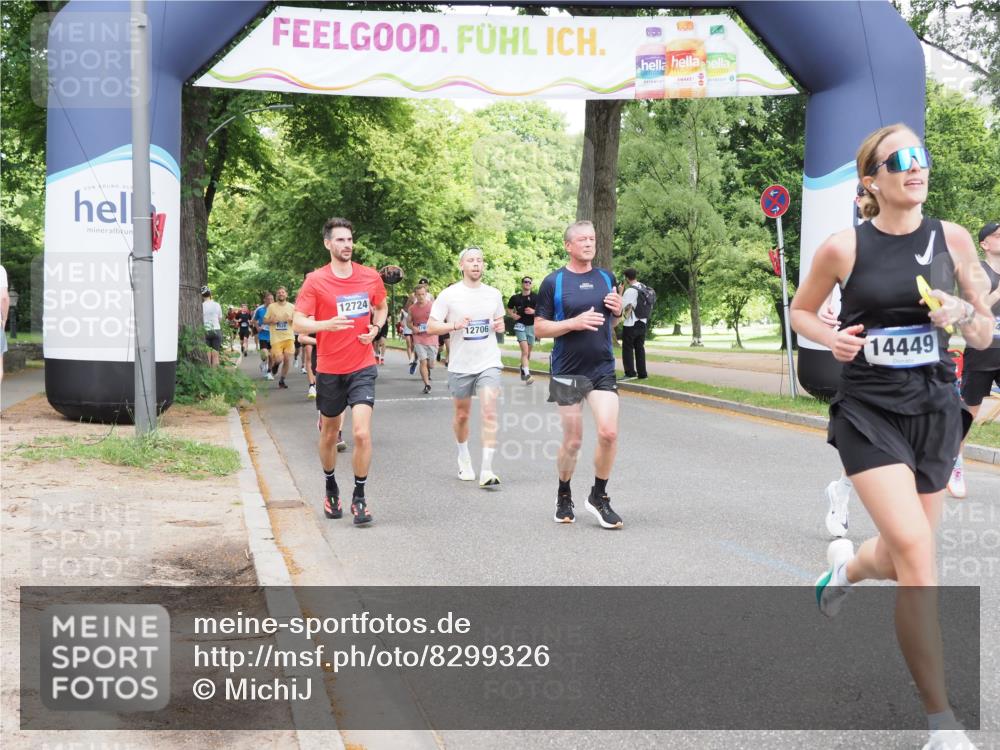 29.06.2025 - hella hamburg halbmarathon MichiJ http://msf.ph/oto/8299326 29.06.2025 10:34:31 Zwischen KM18-KM19 2138, 8668, 11021, 12724, 14062, 14262, 14449, 16127, 16136, 16466, 16475, 18476, 18702, 19105, 19127 meine-sportfotos.de