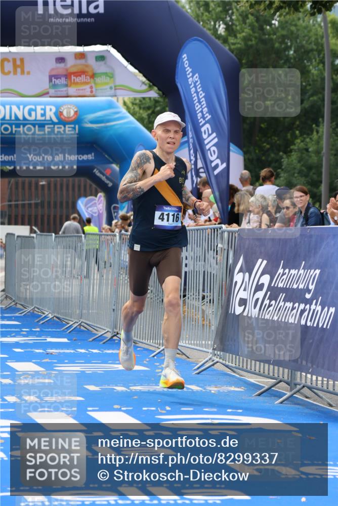 29.06.2025 - hella hamburg halbmarathon Strokosch-Dieckow http://msf.ph/oto/8299337 29.06.2025 10:17:06 Ziel 4116 meine-sportfotos.de