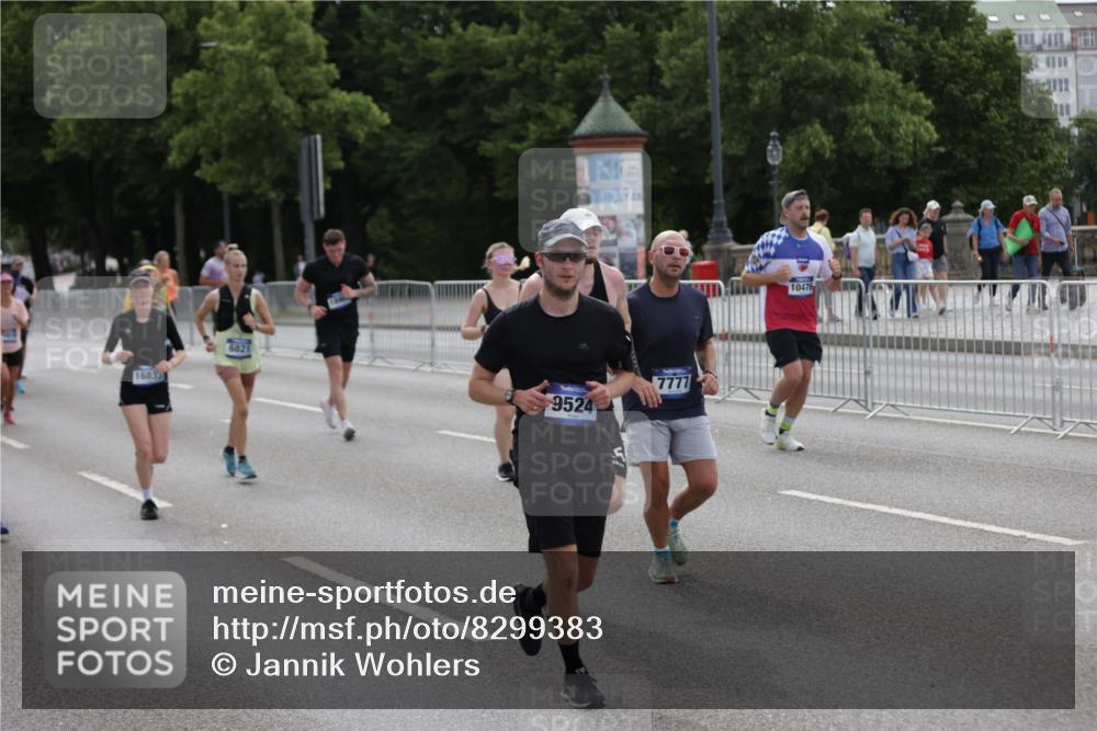 29.06.2025 - hella hamburg halbmarathon Jannik Wohlers http://msf.ph/oto/8299383 29.06.2025 10:37:03 Lombardsbrücke 1276, 1337, 1819, 2016, 2486, 2640, 3633, 4097, 5146, 5171, 5186, 5560, 5790, 5940, 6821, 6955, 7085, 7124, 7235, 7544, 7777, 7823, 8811, 8843, 9524, 10476, 10798, 10919, 11183, 11801, 11888, 11980, 12123, 12762, 12935, 13077, 14130, 14282, 14343, 14657, 15084, 16032, 16303, 16582, 16680, 16706, 16831, 16837, 17305, 17307, 17355, 17965, 18710, 18903 meine-sportfotos.de