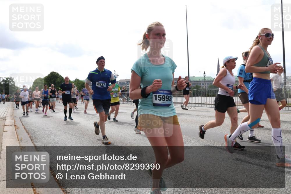 29.06.2025 - hella hamburg halbmarathon Lena Gebhardt http://msf.ph/oto/8299390 29.06.2025 10:36:57 Lombardsbrücke 1952, 8937, 2552, 15992, 1022, 1118, 1253, 1339, 1488, 1490, 1597, 1948, 1952, 1954, 2031, 2072, 2104, 2124, 2272, 2480, 2552, 2588, 3127, 3165, 3428, 3714, 3873, 3895, 4084, 4347, 4618, 4733, 4762, 4996, 5224, 5538, 5640, 5786, 5789, 6156, 6172, 6190, 6359, 6584, 6804, 7202, 7707, 7773, 8007, 8257, 8258, 8315, 8499, 8758, 8936, 8937, 8945, 9054, 9055, 9295, 9500, 9694, 13265, 15077, 17156, 17807, 18152, 18488 meine-sportfotos.de