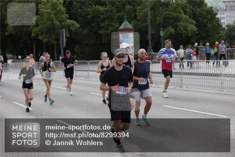 29.06.2025 - hella hamburg halbmarathon Jannik Wohlers http://msf.ph/oto/8299394 29.06.2025 10:37:03 Lombardsbrücke 1276, 1337, 1819, 2016, 2486, 2640, 3633, 4097, 5146, 5171, 5186, 5560, 5790, 5940, 6821, 6955, 7085, 7124, 7235, 7544, 7777, 7823, 8811, 8843, 9524, 10476, 10798, 10919, 11183, 11801, 11888, 11980, 12123, 12762, 12935, 13077, 14130, 14282, 14343, 14657, 15084, 16032, 16303, 16582, 16680, 16706, 16831, 16837, 17305, 17307, 17355, 17965, 18710, 18903 meine-sportfotos.de