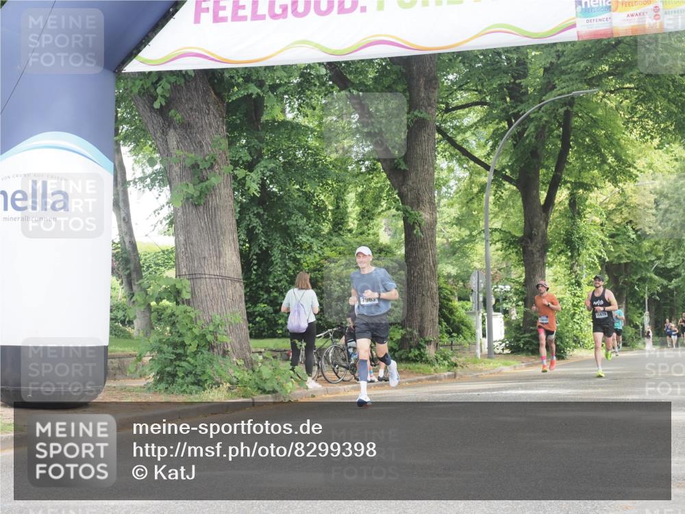 29.06.2025 - hella hamburg halbmarathon KatJ http://msf.ph/oto/8299398 29.06.2025 10:13:55 Zwischen KM18-KM19  meine-sportfotos.de