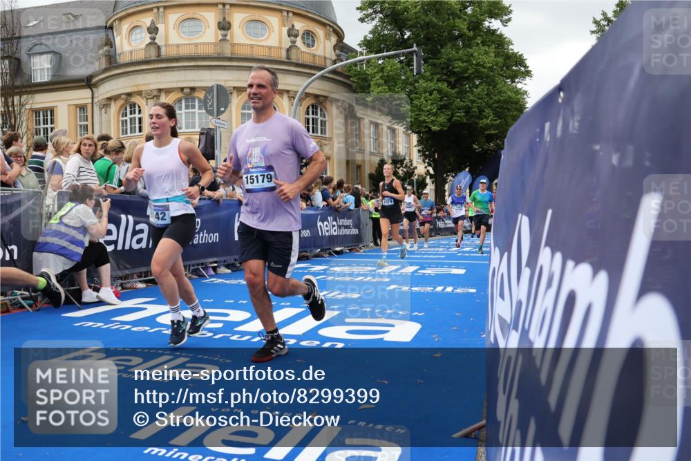 29.06.2025 - hella hamburg halbmarathon Strokosch-Dieckow http://msf.ph/oto/8299399 29.06.2025 10:53:18 Ziel 1683, 1727, 2074, 2354, 4065, 6198, 6629, 6942, 7312, 7383, 8273, 8361, 8651, 9142, 11844, 12490, 12875, 13997, 15179, 15681, 15838, 16929, 18134, 18901 meine-sportfotos.de