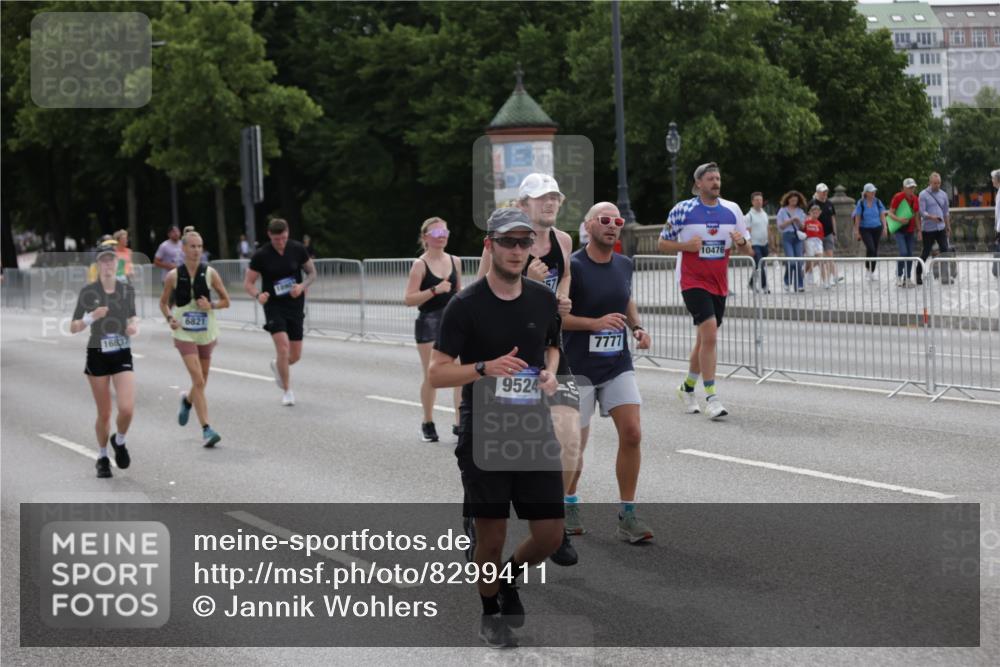 29.06.2025 - hella hamburg halbmarathon Jannik Wohlers http://msf.ph/oto/8299411 29.06.2025 10:37:03 Lombardsbrücke 1276, 1337, 1819, 2016, 2486, 2640, 3633, 4097, 5146, 5171, 5186, 5560, 5790, 5940, 6821, 6955, 7085, 7124, 7235, 7544, 7777, 7823, 8811, 8843, 9524, 10476, 10798, 10919, 11183, 11801, 11888, 11980, 12123, 12762, 12935, 13077, 14130, 14282, 14343, 14657, 15084, 16032, 16303, 16582, 16680, 16706, 16831, 16837, 17305, 17307, 17355, 17965, 18710, 18903 meine-sportfotos.de