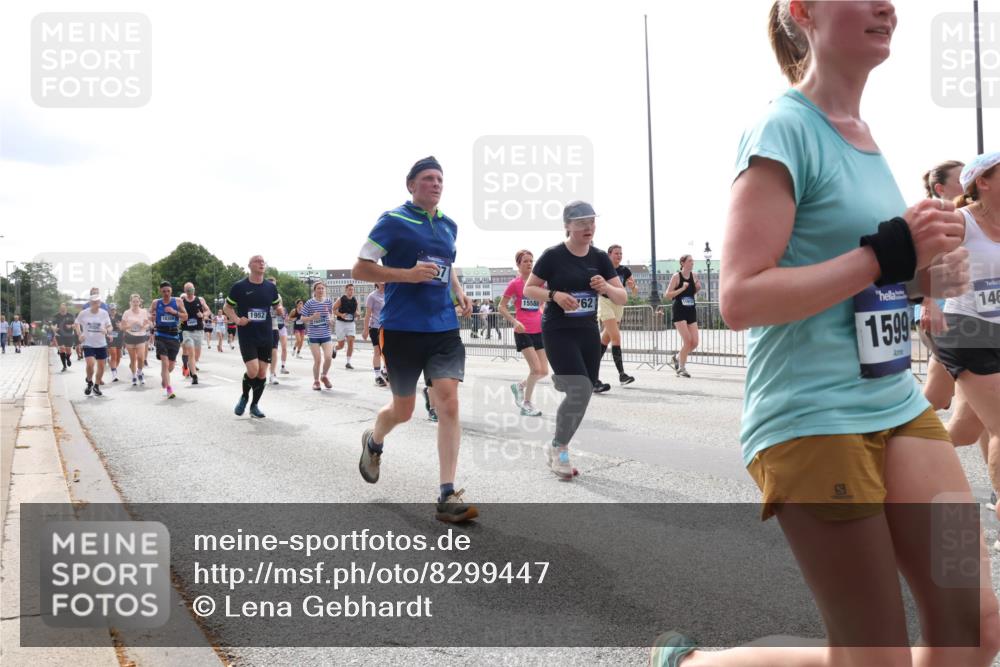 29.06.2025 - hella hamburg halbmarathon Lena Gebhardt http://msf.ph/oto/8299447 29.06.2025 10:36:58 Lombardsbrücke 1952, 15588, 62, 1599, 146, 1022, 1118, 1253, 1339, 1488, 1490, 1597, 1948, 1952, 1954, 2031, 2072, 2104, 2124, 2272, 2480, 2552, 2588, 3127, 3165, 3428, 3714, 3873, 3895, 4084, 4347, 4618, 4733, 4762, 4996, 5224, 5538, 5640, 5786, 5789, 6156, 6172, 6190, 6359, 6584, 6804, 7202, 7707, 7773, 8007, 8257, 8258, 8315, 8499, 8758, 8936, 8937, 8945, 9054, 9055, 9295, 9500, 9694, 13265, 15077, 17156, 17807, 18152, 18488 meine-sportfotos.de