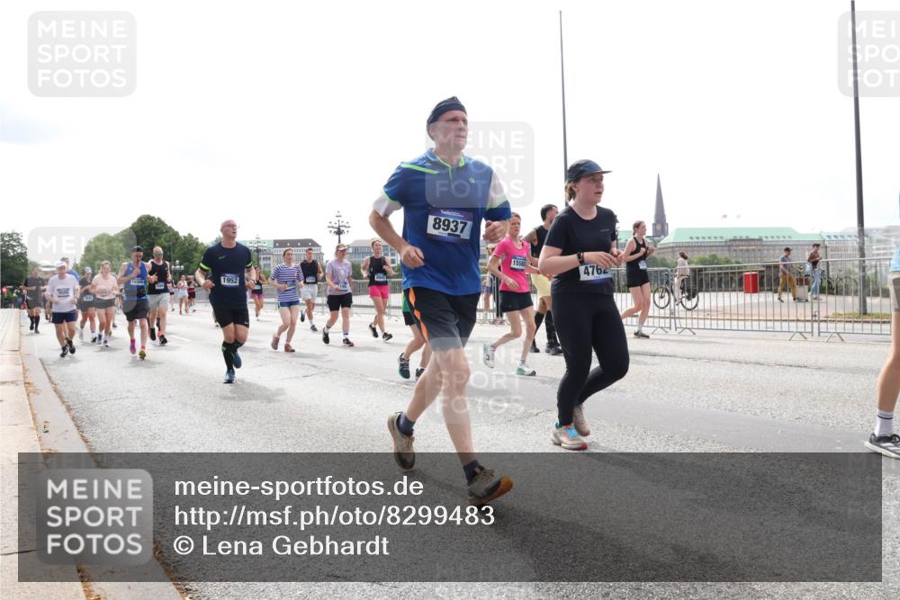 29.06.2025 - hella hamburg halbmarathon Lena Gebhardt http://msf.ph/oto/8299483 29.06.2025 10:36:58 Lombardsbrücke 16309, 1952, 8945, 8937, 4762, 1022, 1118, 1253, 1339, 1488, 1490, 1597, 1948, 1952, 1954, 2031, 2072, 2104, 2124, 2272, 2480, 2552, 2588, 3127, 3165, 3428, 3714, 3873, 3895, 4084, 4347, 4618, 4733, 4762, 4996, 5224, 5538, 5640, 5786, 5789, 6156, 6172, 6190, 6359, 6584, 6804, 7202, 7707, 7773, 8007, 8257, 8258, 8315, 8499, 8758, 8936, 8937, 8945, 9054, 9055, 9295, 9500, 9694, 13265, 15077, 17156, 17807, 18152, 18488 meine-sportfotos.de