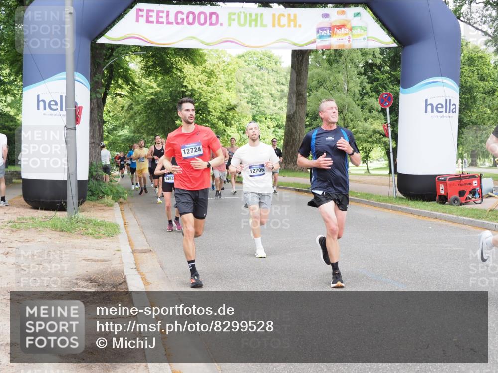 29.06.2025 - hella hamburg halbmarathon MichiJ http://msf.ph/oto/8299528 29.06.2025 10:34:32 Zwischen KM18-KM19 2138, 8668, 11021, 12706, 12724, 14062, 14262, 14449, 16127, 16136, 16466, 18476, 18702, 19105, 19127 meine-sportfotos.de