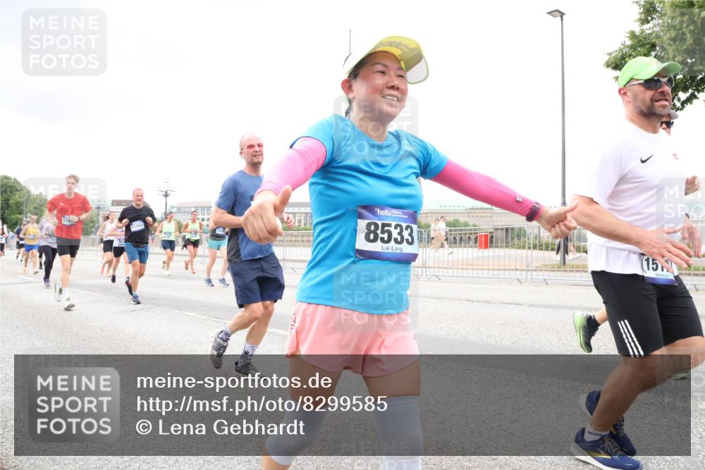 29.06.2025 - hella hamburg halbmarathon Lena Gebhardt http://msf.ph/oto/8299585 29.06.2025 10:56:20 Lombardsbrücke 118, 11862, 8533, 15, 1047, 1113, 1738, 1909, 2095, 2143, 2307, 2793, 2915, 3257, 3268, 3438, 3520, 3675, 3676, 3953, 3987, 4083, 4265, 4354, 4473, 4773, 4836, 5237, 5306, 5438, 5580, 5693, 5757, 5994, 6055, 6056, 6113, 6494, 6594, 6690, 6968, 7025, 7028, 7090, 7307, 7516, 7616, 7711, 8005, 8108, 8305, 8517, 8533, 8606, 8766, 8939, 8943, 9383, 9435, 9606, 9838, 9948, 9953, 10449, 10555, 10569, 10571, 10640, 10740, 10784, 10987 meine-sportfotos.de